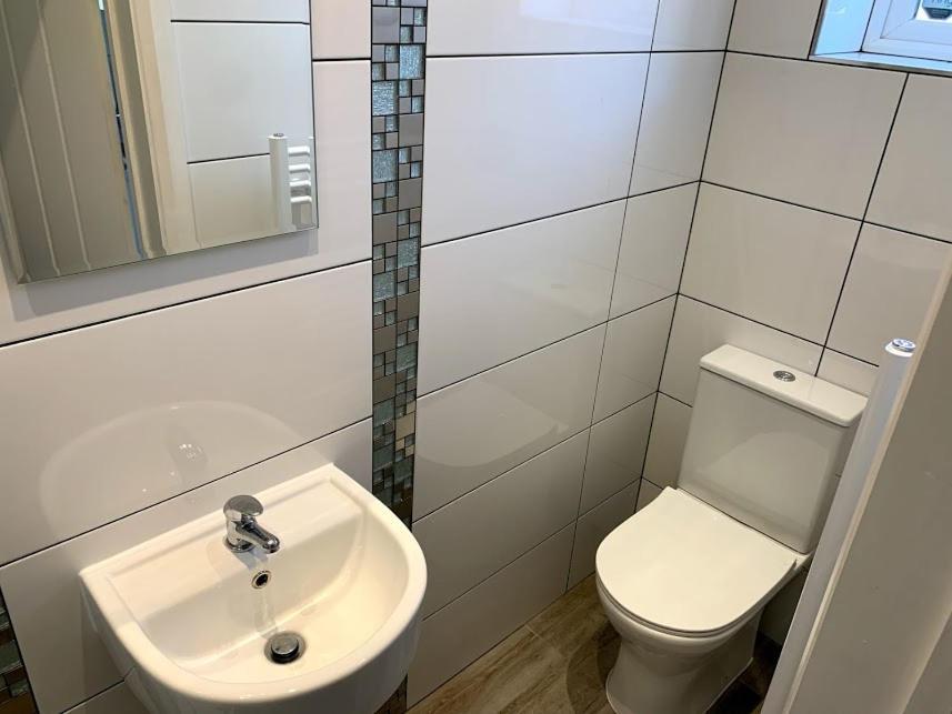 Limpenny Studio Apartment - Work Friendly And Outstanding Garden Studio Close To City Centre Нотингам Екстериор снимка