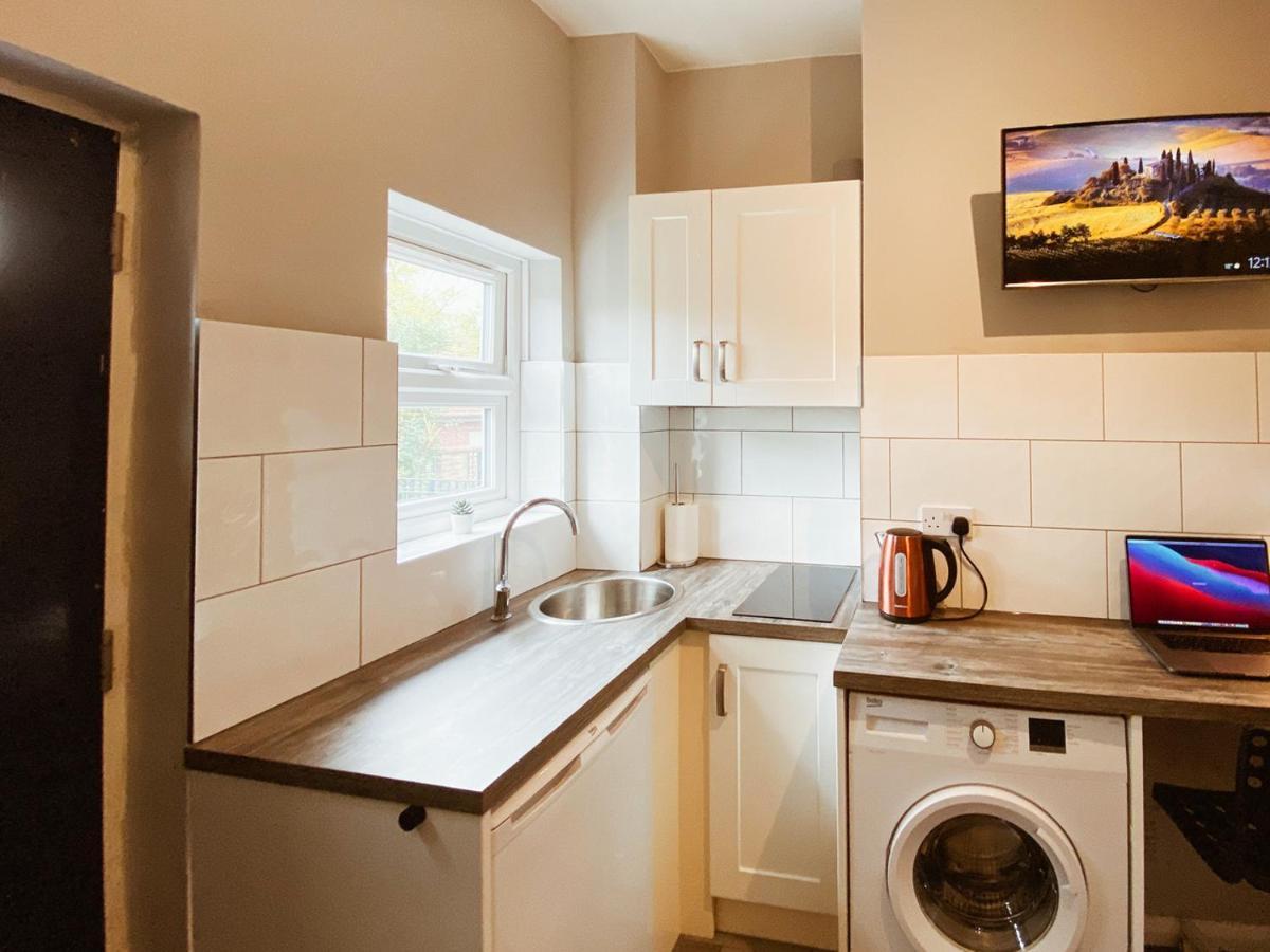 Limpenny Studio Apartment - Work Friendly And Outstanding Garden Studio Close To City Centre Нотингам Екстериор снимка